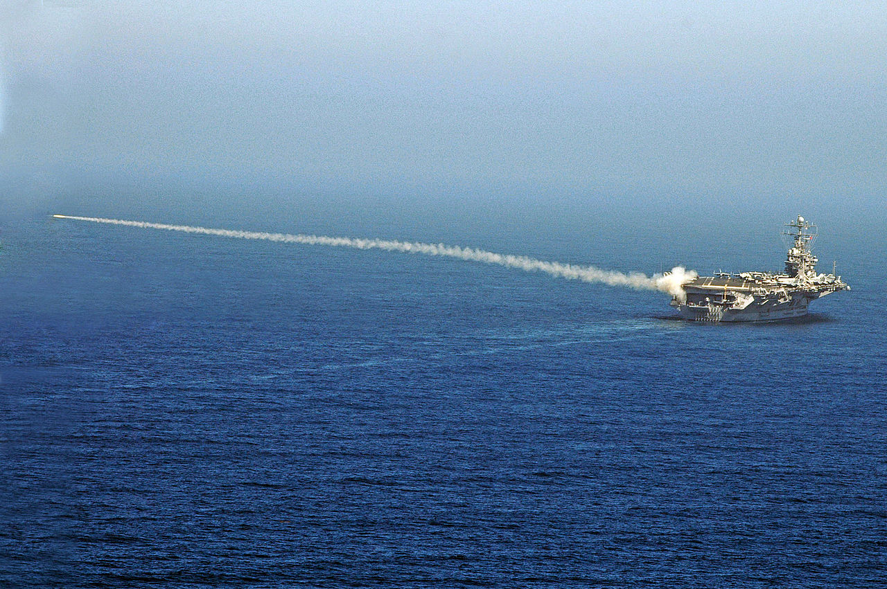 1280px-US_Navy_070813-N-6074Y-055_A_RIM-7P_NATO_Sea_Sparrow_Missile_launches_from_Mount_Four_aboard_the_Nimitz-class_aircraft_carrier_USS_Abraham_Lincoln_(CVN_72).jpg