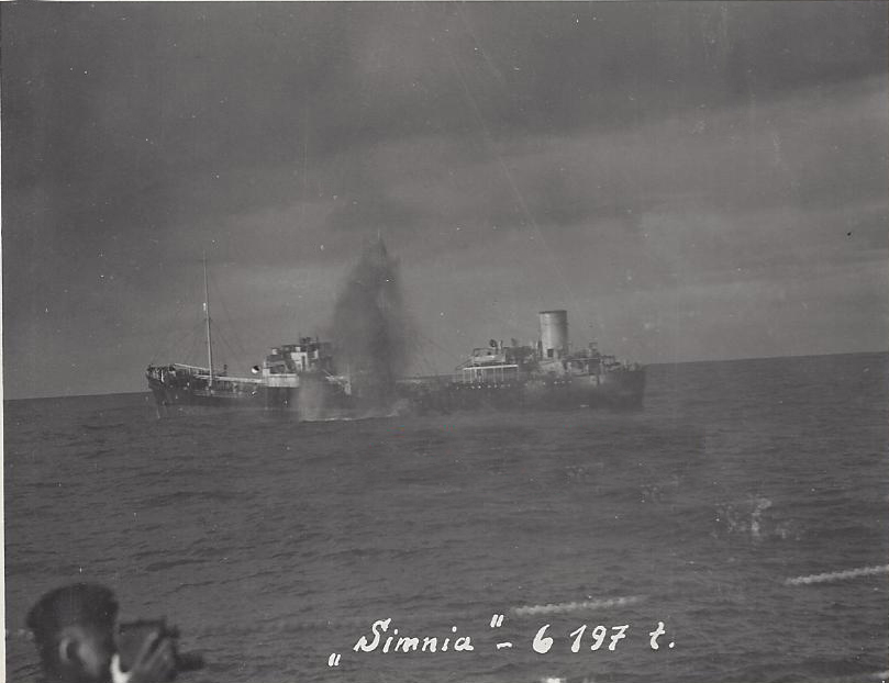 Schiff Scharnhorst Gneisenau, Versenkung engl. Tanker Simnia..jpg
