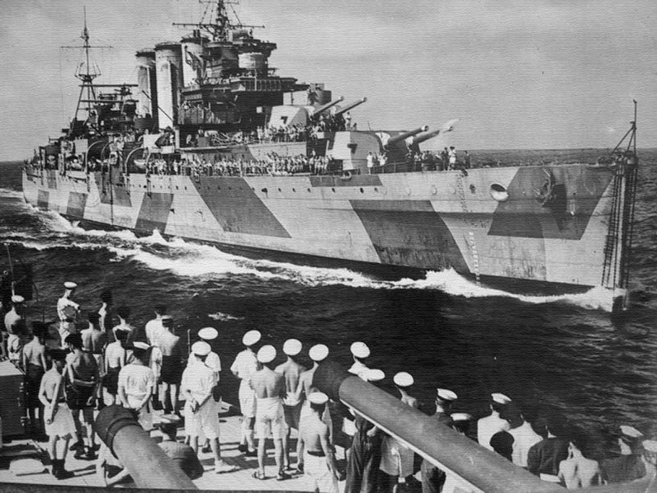 Английский тяжелый крейсер «Девоншир» (HMS Devonshire) в Средиземном море. 1940—1941 годы..jpg