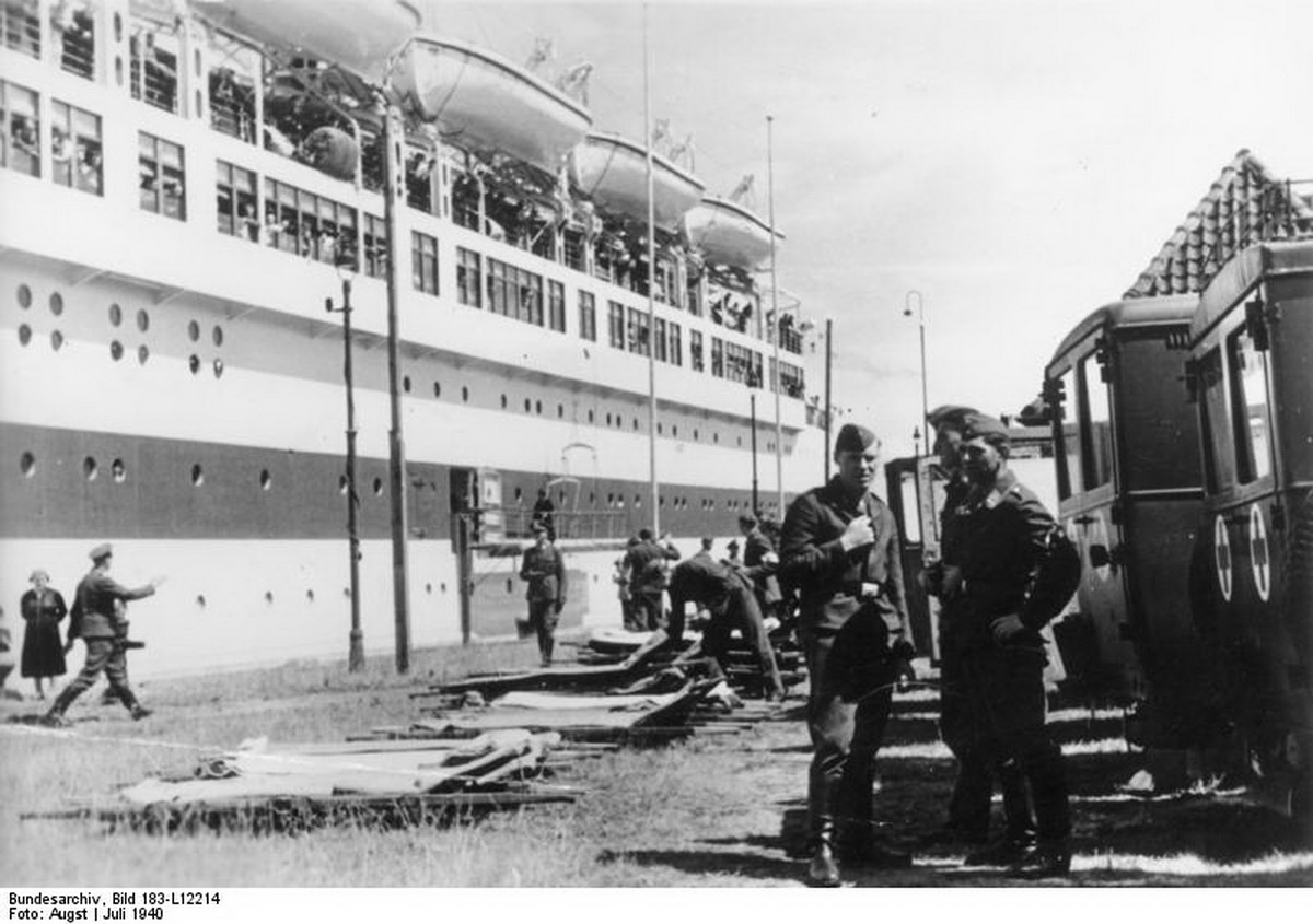 Bundesarchiv Bild 183-L12214, Lazarettschiff ''Wilhelm Gustloff''.jpg