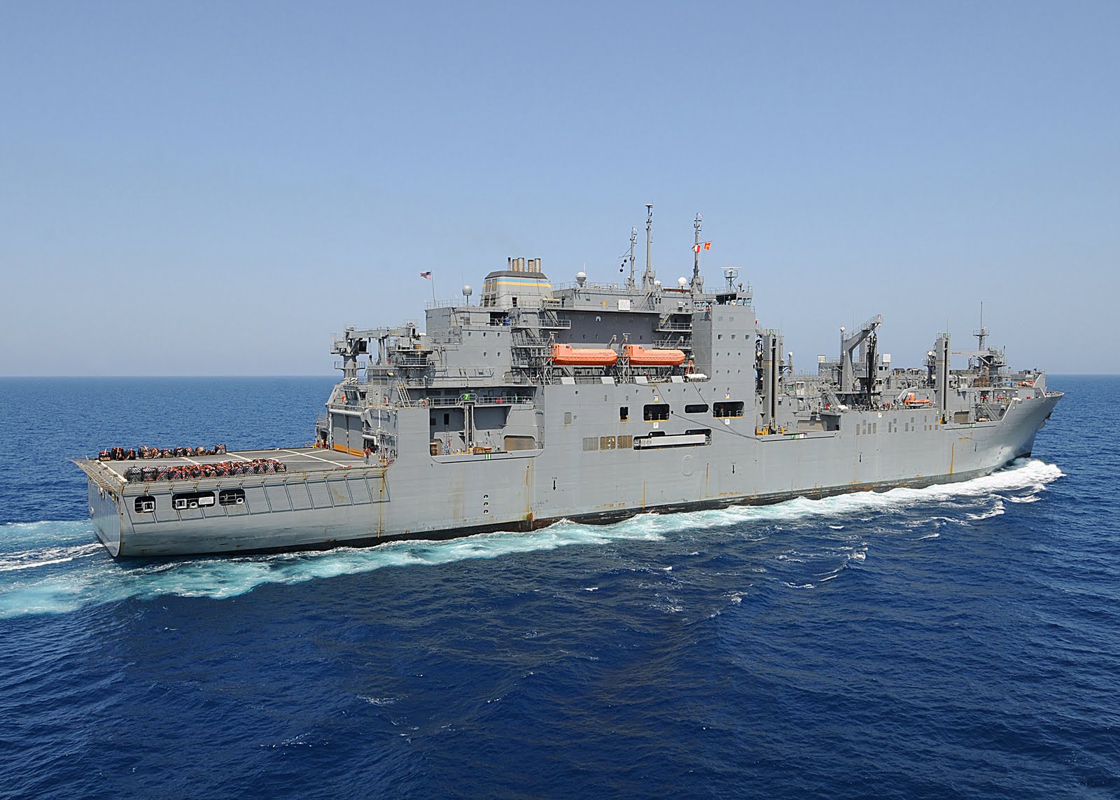 USNS Robert E. Peary (T-AKE 5).jpg