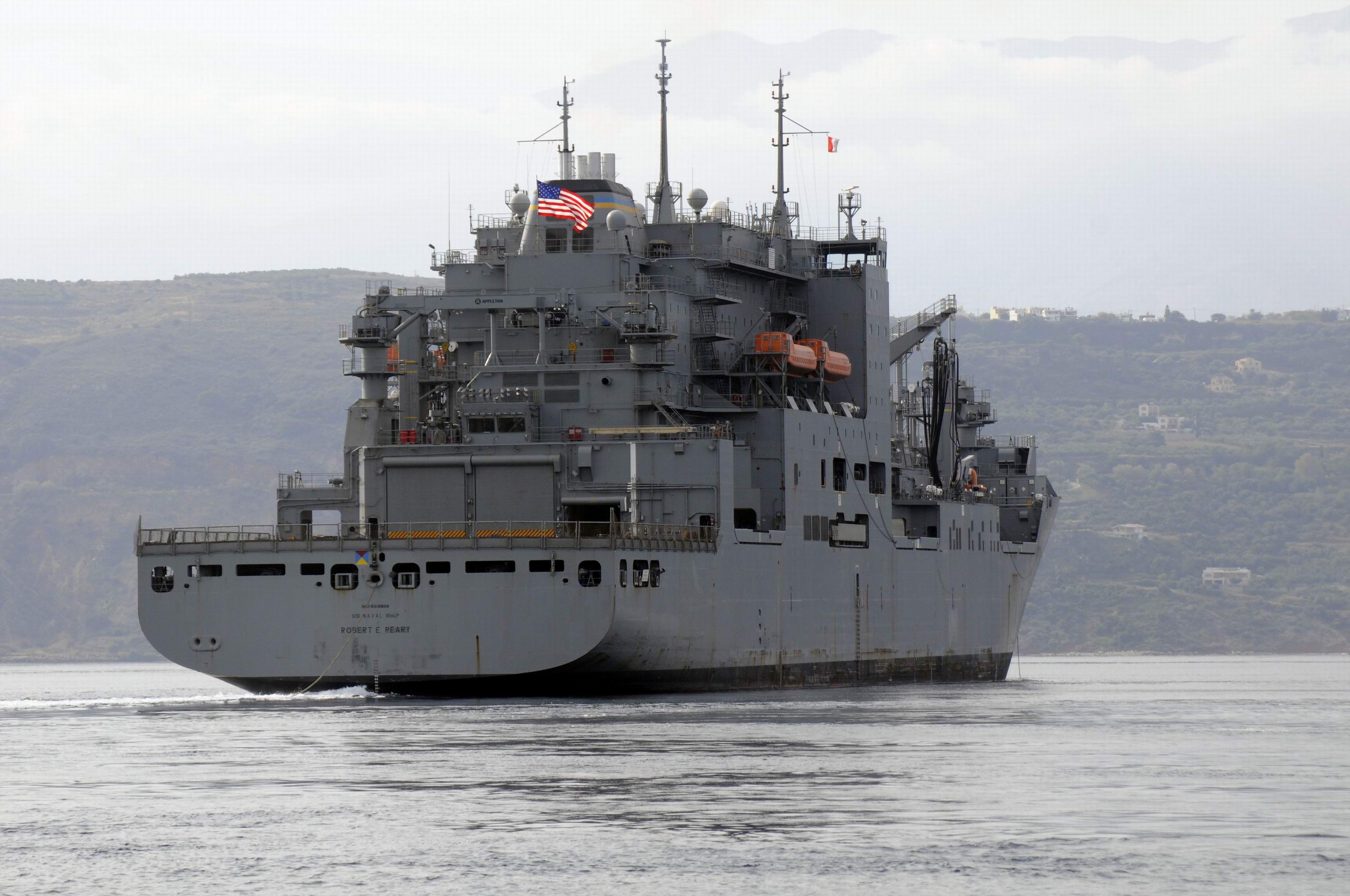 USNS Robert E. Peary T-AKE 5.jpg