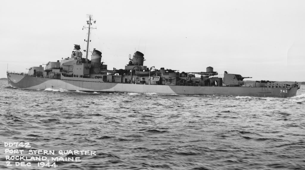 USS FRANK KNOX (DD-742) - 2 December 1944.jpg