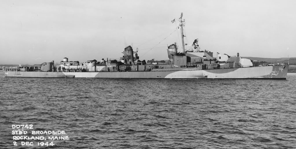 USS FRANK KNOX (DD-742) - December 2 1944.jpg