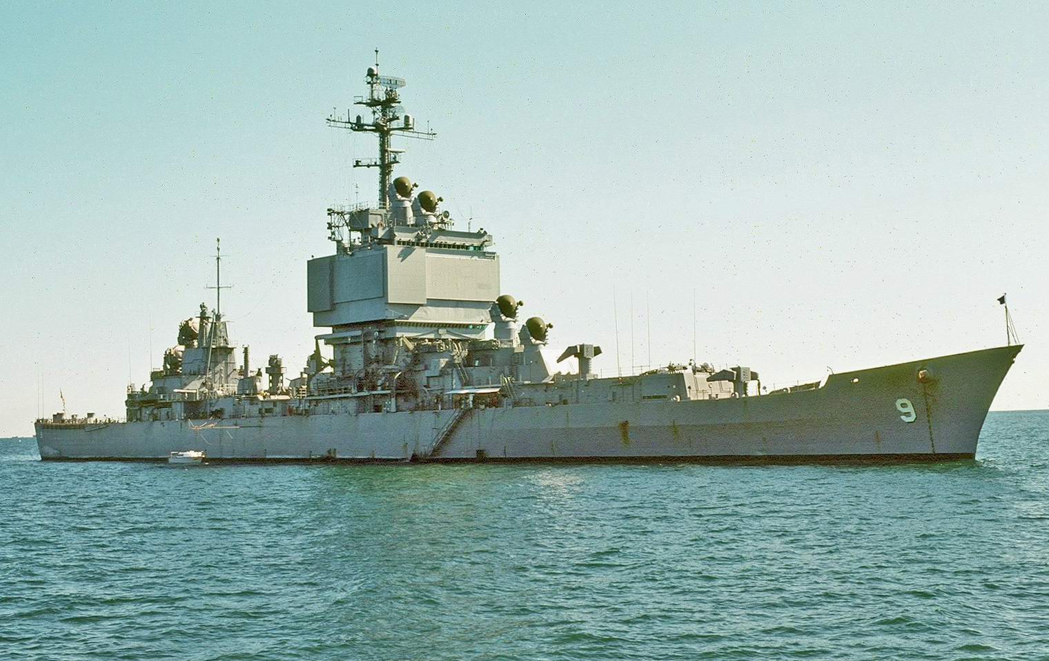 USS Long Beach (CGN9) anchored off Fremantle Western Australia in August 1978 - photo by John Kent.jpg