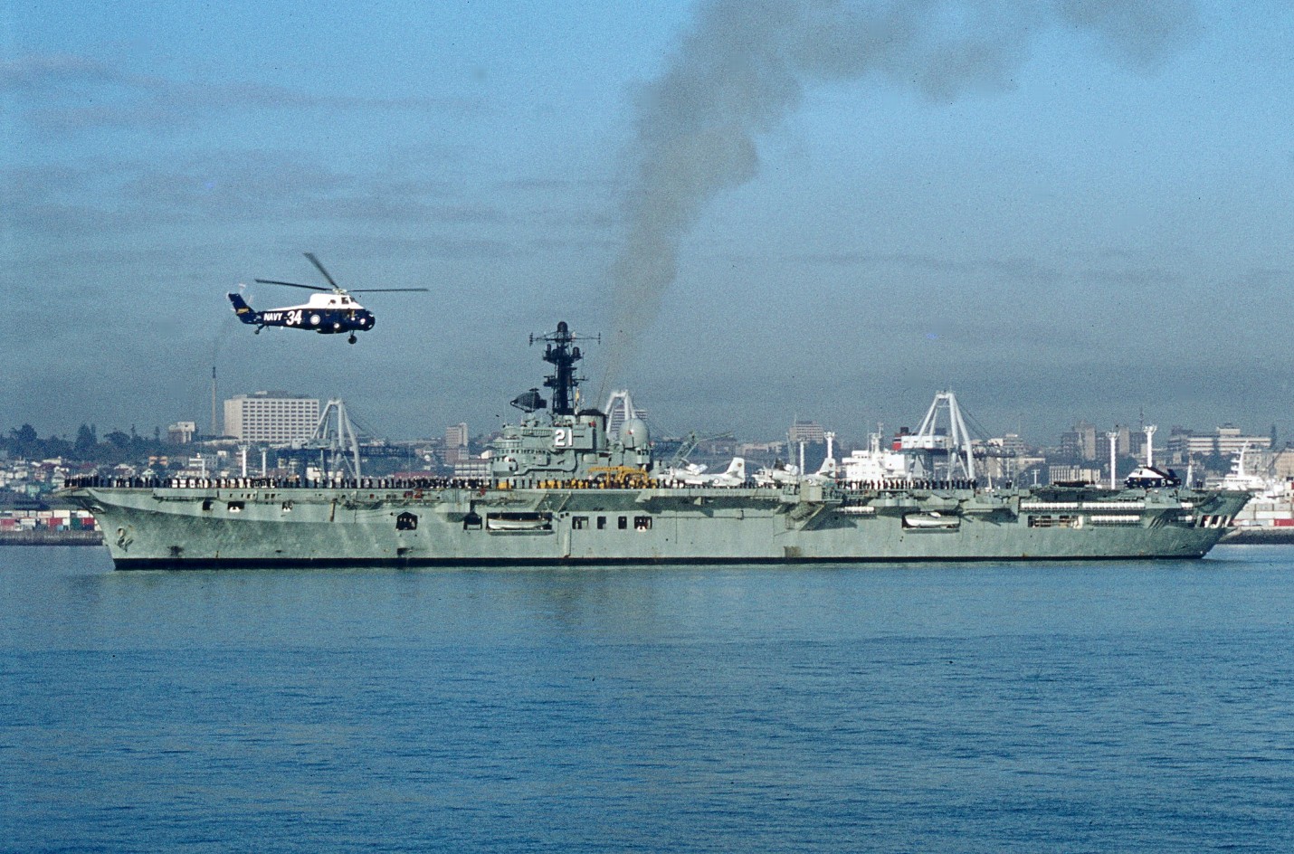 111  HMAS Мельбурн  1979 г.jpg2.jpg