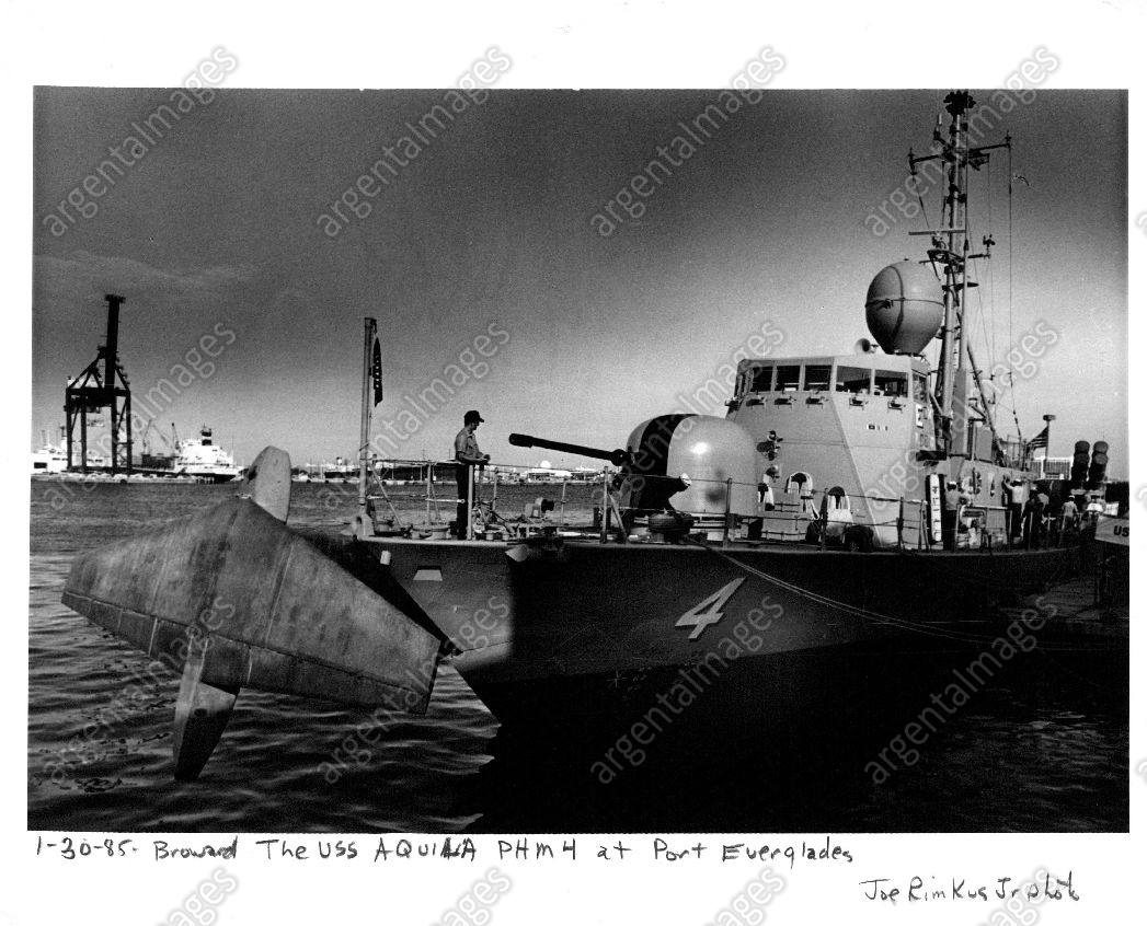 USS Aquila 30_01_1985_1.jpg