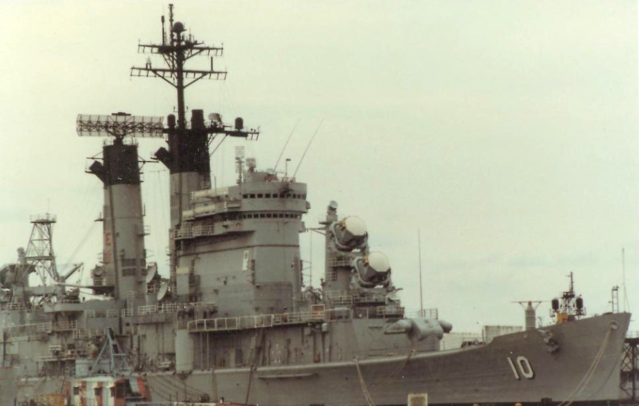 ALBANY at Naval Base Norfolk, Va., in July 1981.jpg