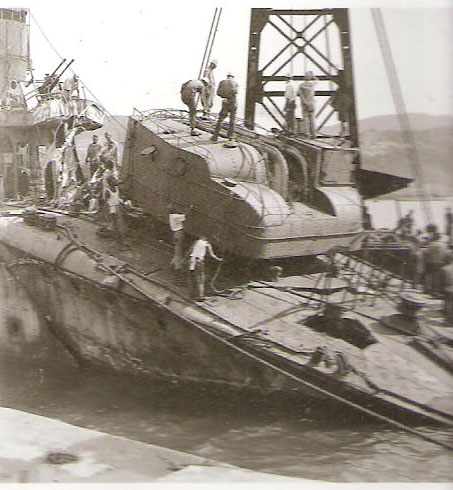 Hibiki bow damage 1944 in Fukui.jpg