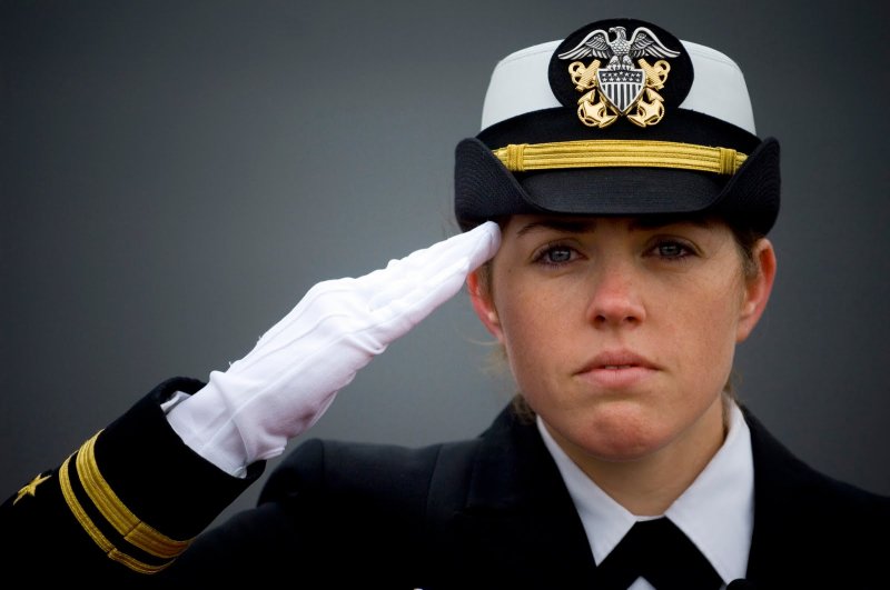 1337854295_Female_officer_saluting.jpg