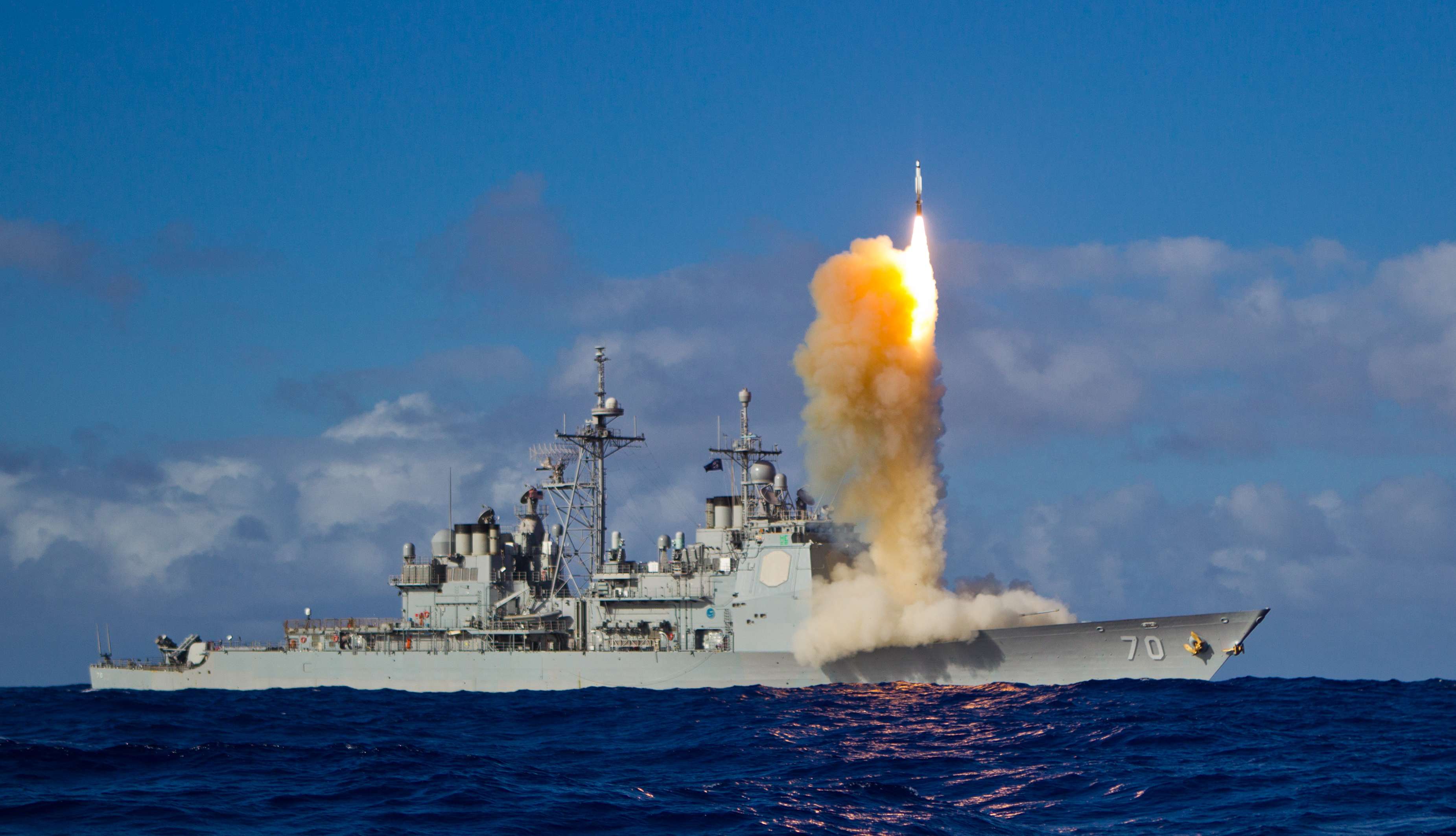 USS Lake Erie (CG 70) - пуск Standard Missile-3 (SM-3)    .jpg