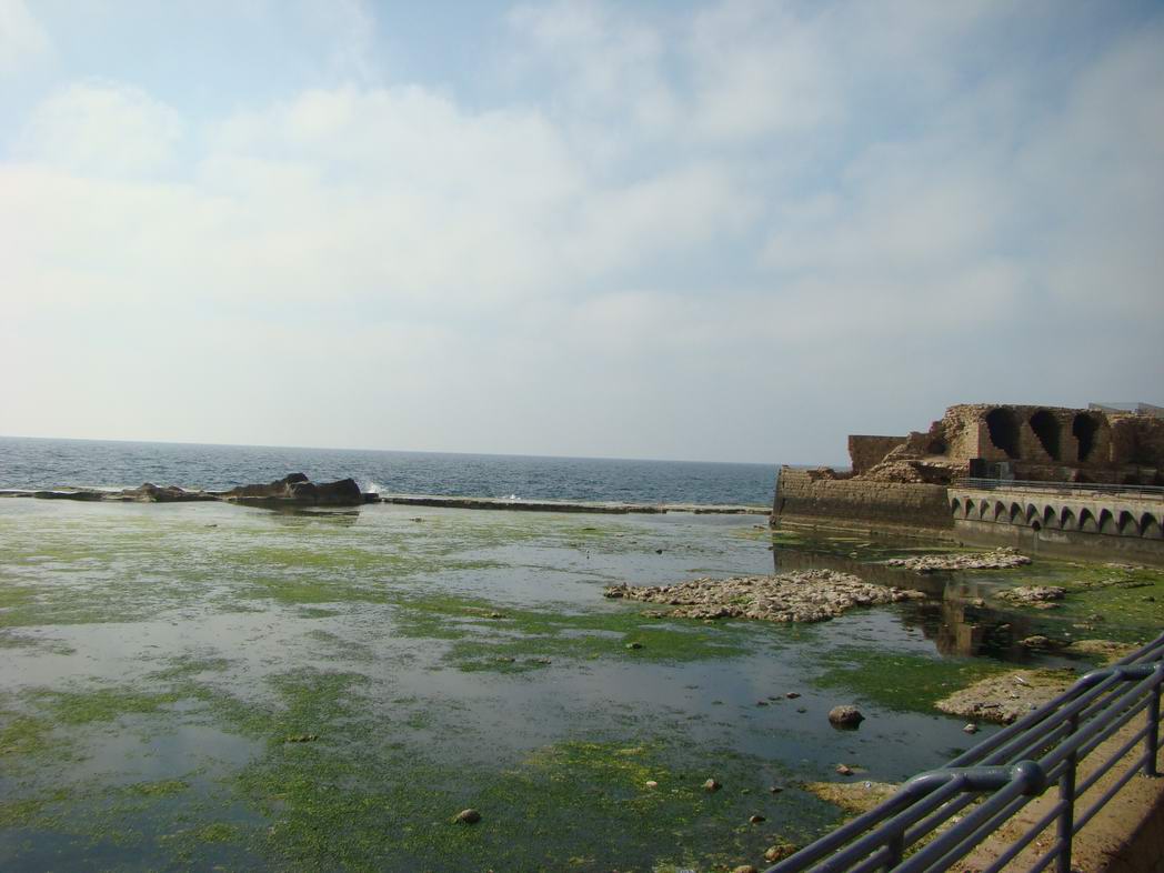 Руины замка тамплиеров на берегу Средиземного моря. Акко, Израиль, май 2013 - 4.jpg