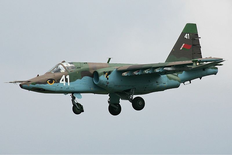 800px-Belarus_Air_Force_Sukhoi_Su-25_Pichugin-1.jpg