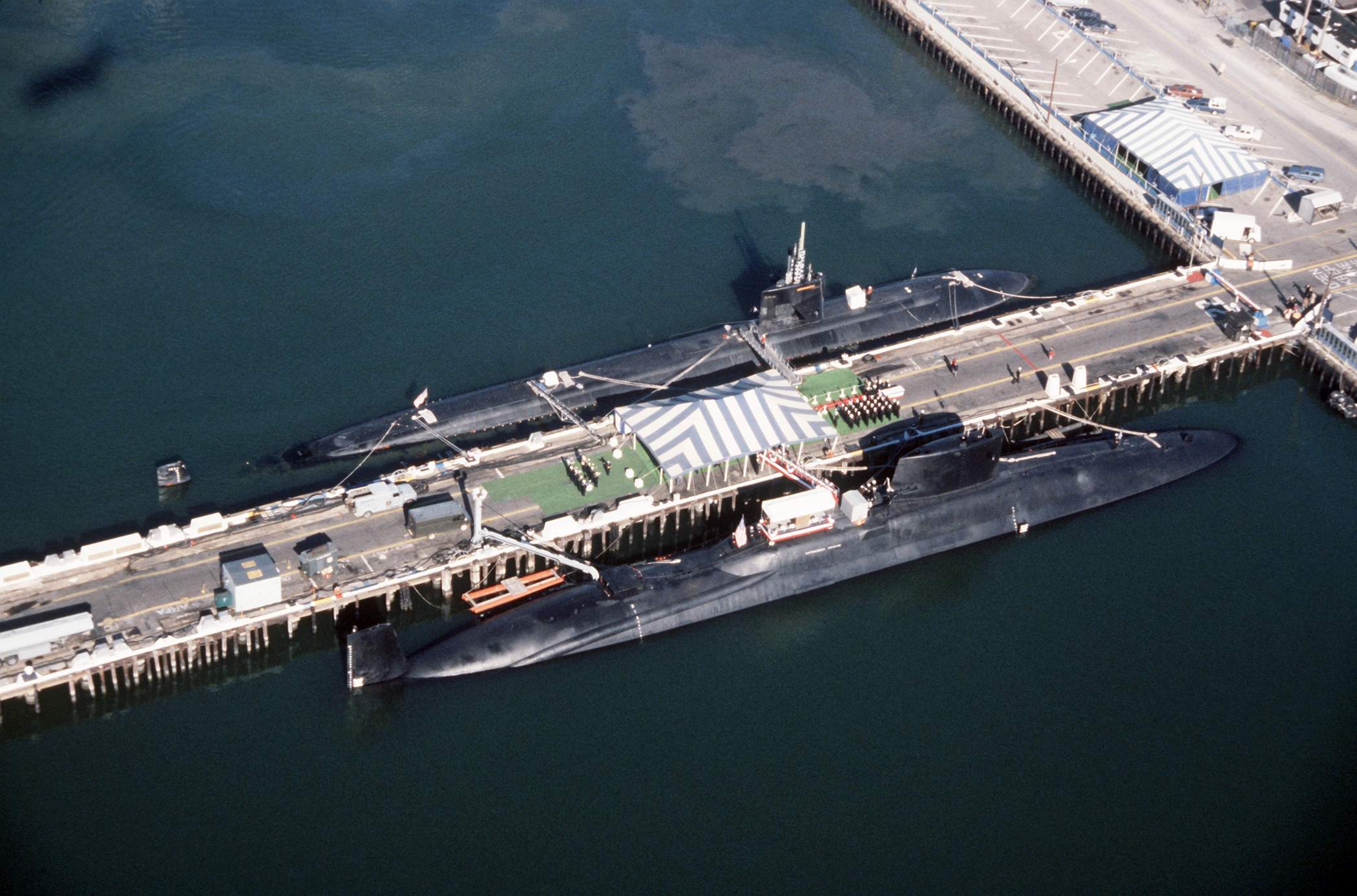 USS Nathanael Greene (SSBN-636) and USS Baltimore (SSN-704) at Pier No. 22 Norfolk Dec 15 1986.jpg