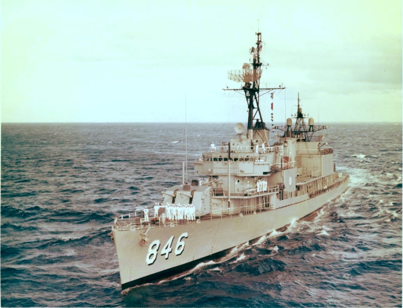 USS Ozbourn (DD-846).jpg