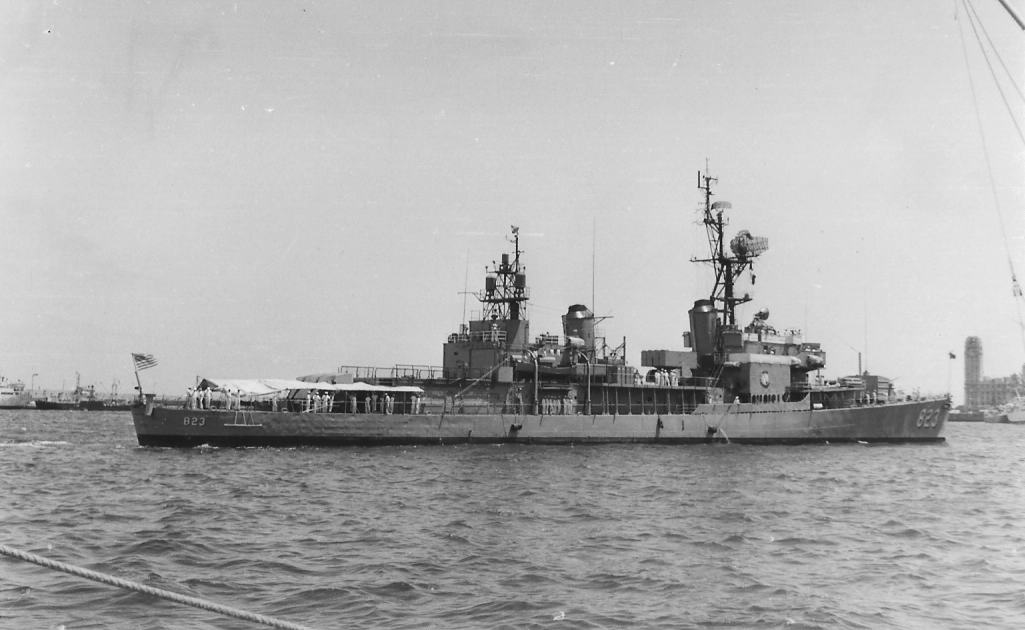 USS Samuel B. Roberts (DD-823) -1970.jpg
