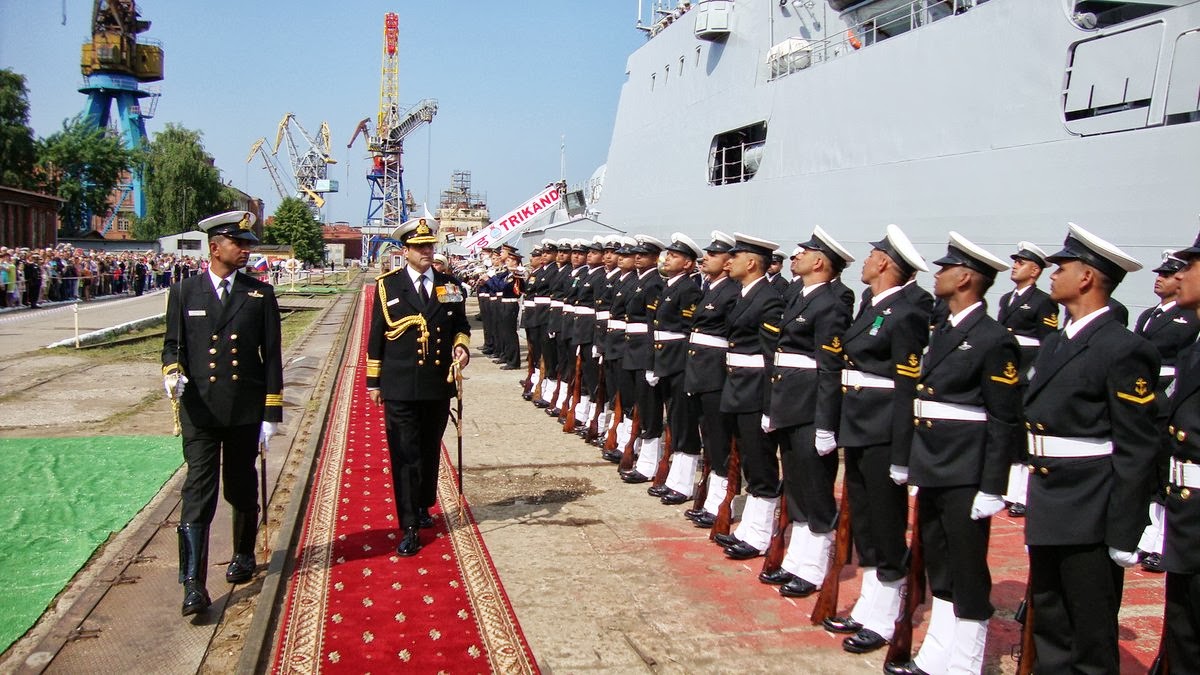 VAdm RK Dhowan inspects guard of honour Trikand in background-784596.JPG