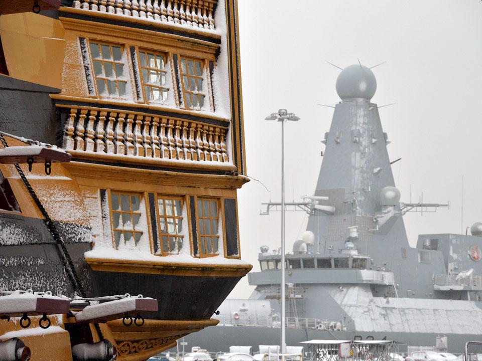 HMS Victory and HMS Diamond during the heavy snowfall in Portsmouth 18.01.2013.jpg