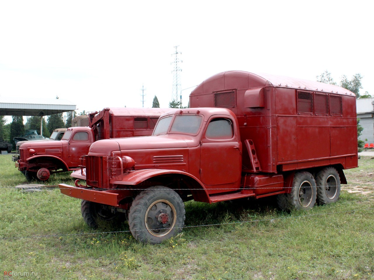 ЗИС-151( танковый музей Пекин).jpg