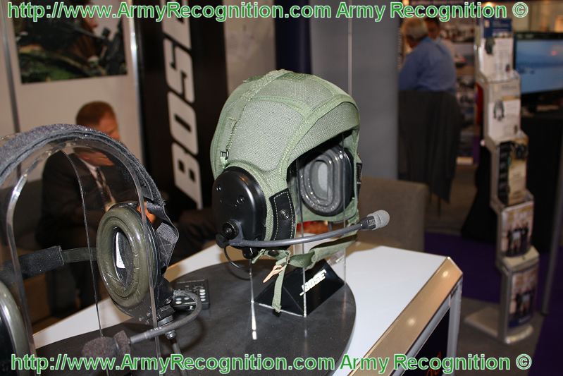 Bose_combat_vehicle_crewman_headset_DSEI_2009_International_Defence_Systems_and_Equipmen_Exhibition_London_United_Kingdom_002.jpg