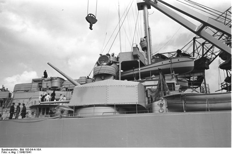 Bundesarchiv_Bild_193-04-4-16A,_Schlachtschiff_Bismarck.jpg