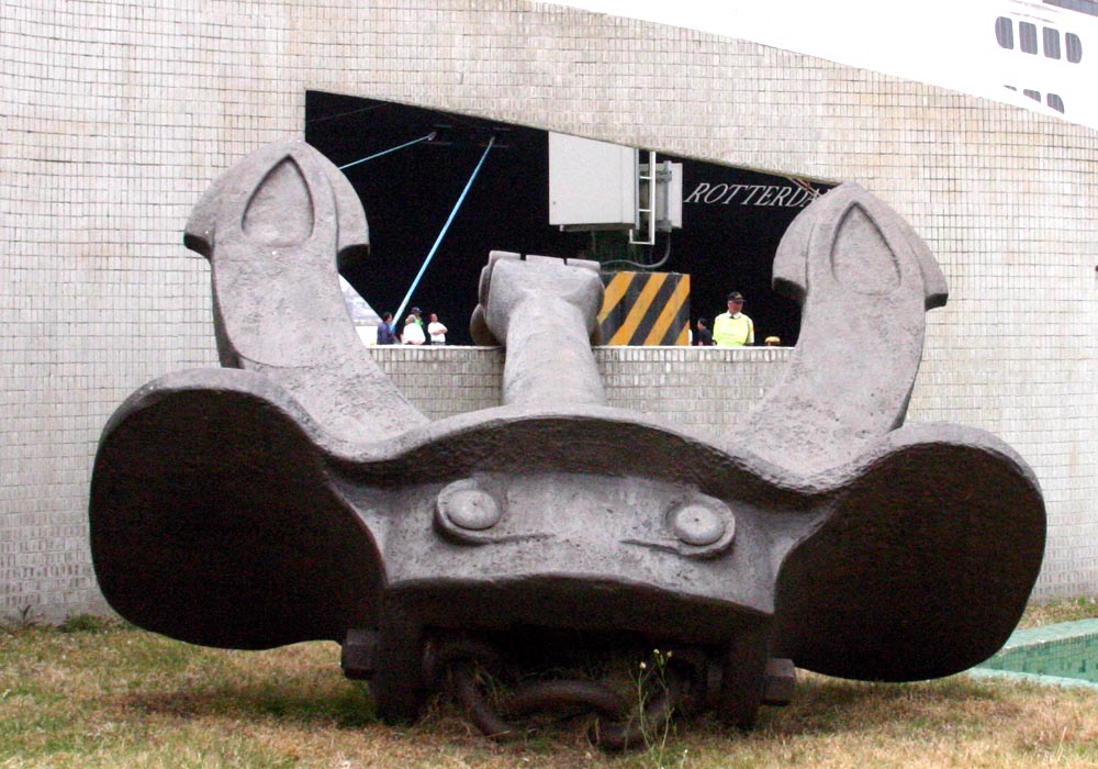 The anchor of the ill-fated GRAF SPEE.jpg
