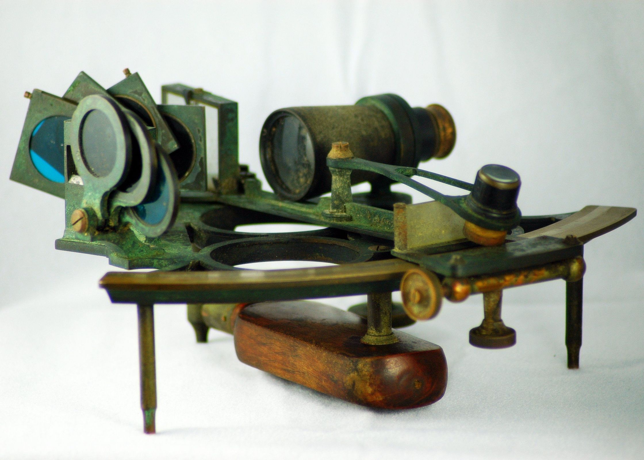 riggs and brother sextant R703.jpg