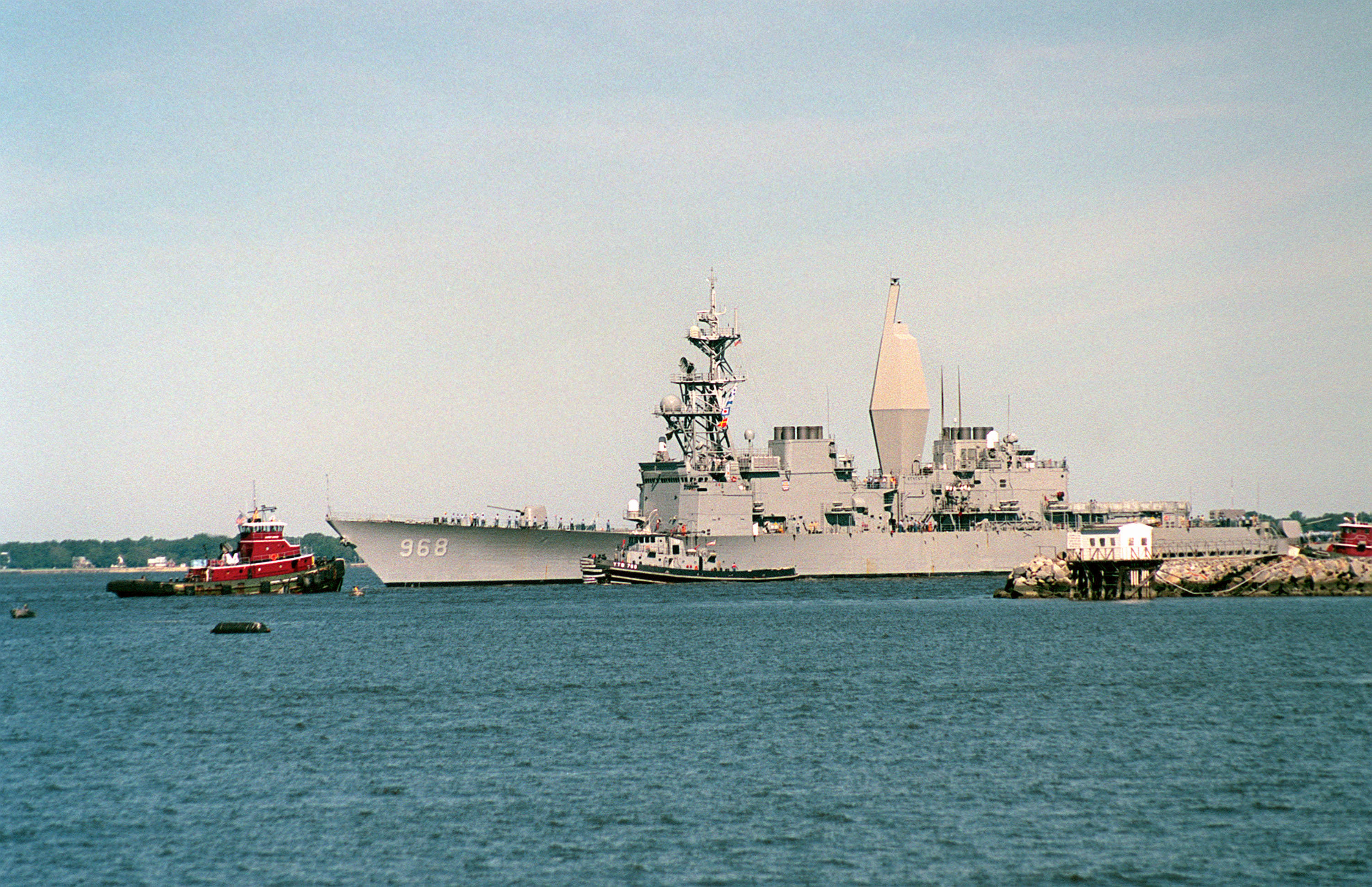 USS Arthur W. Radford (DD-968) 2.jpg