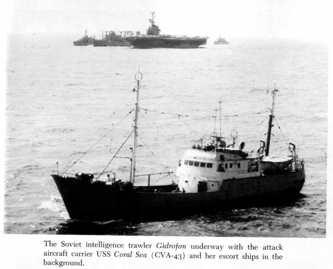 1969 Gidrofon and USS Coral Sea 2.jpg