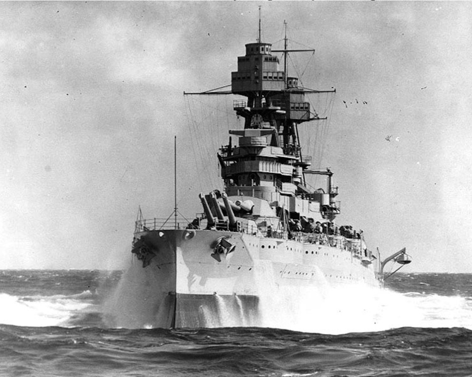 USS Arizona (BB-39) - bow.jpg