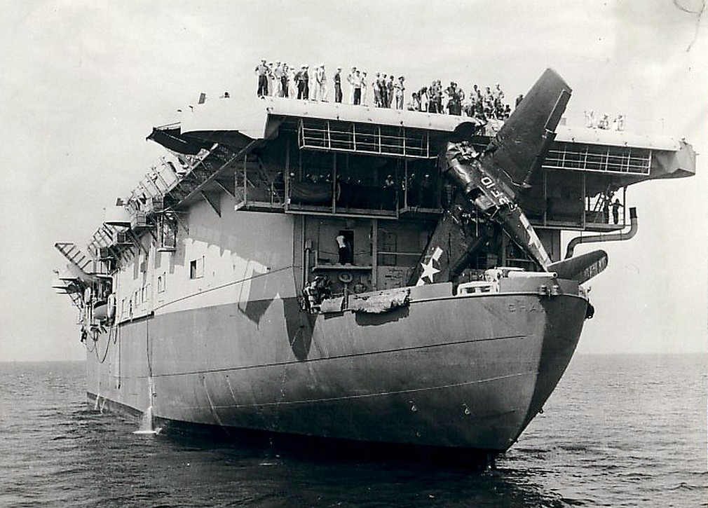 USS Charger, 1943.jpg