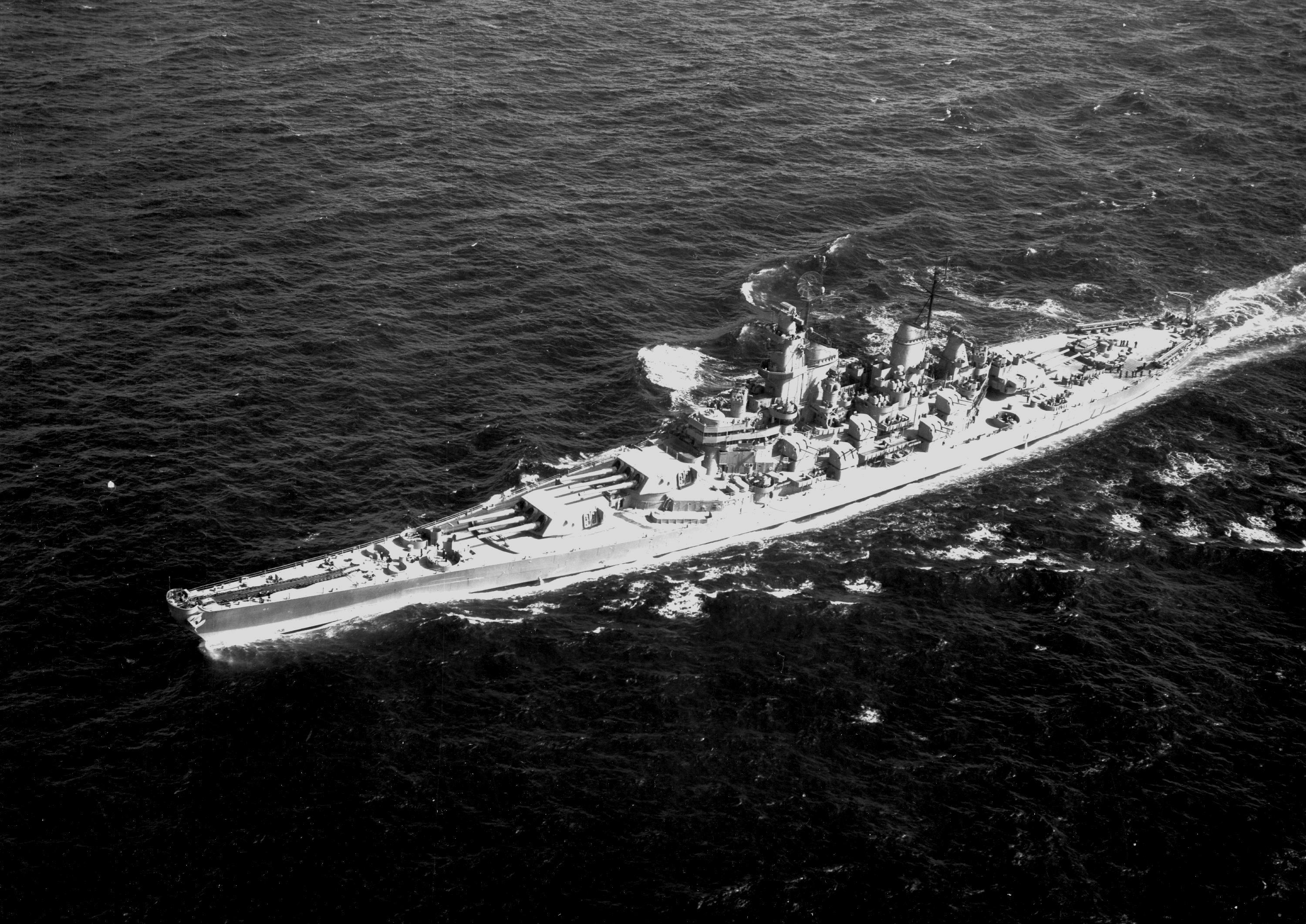 USS Iowa (BB-61), 1947.jpg