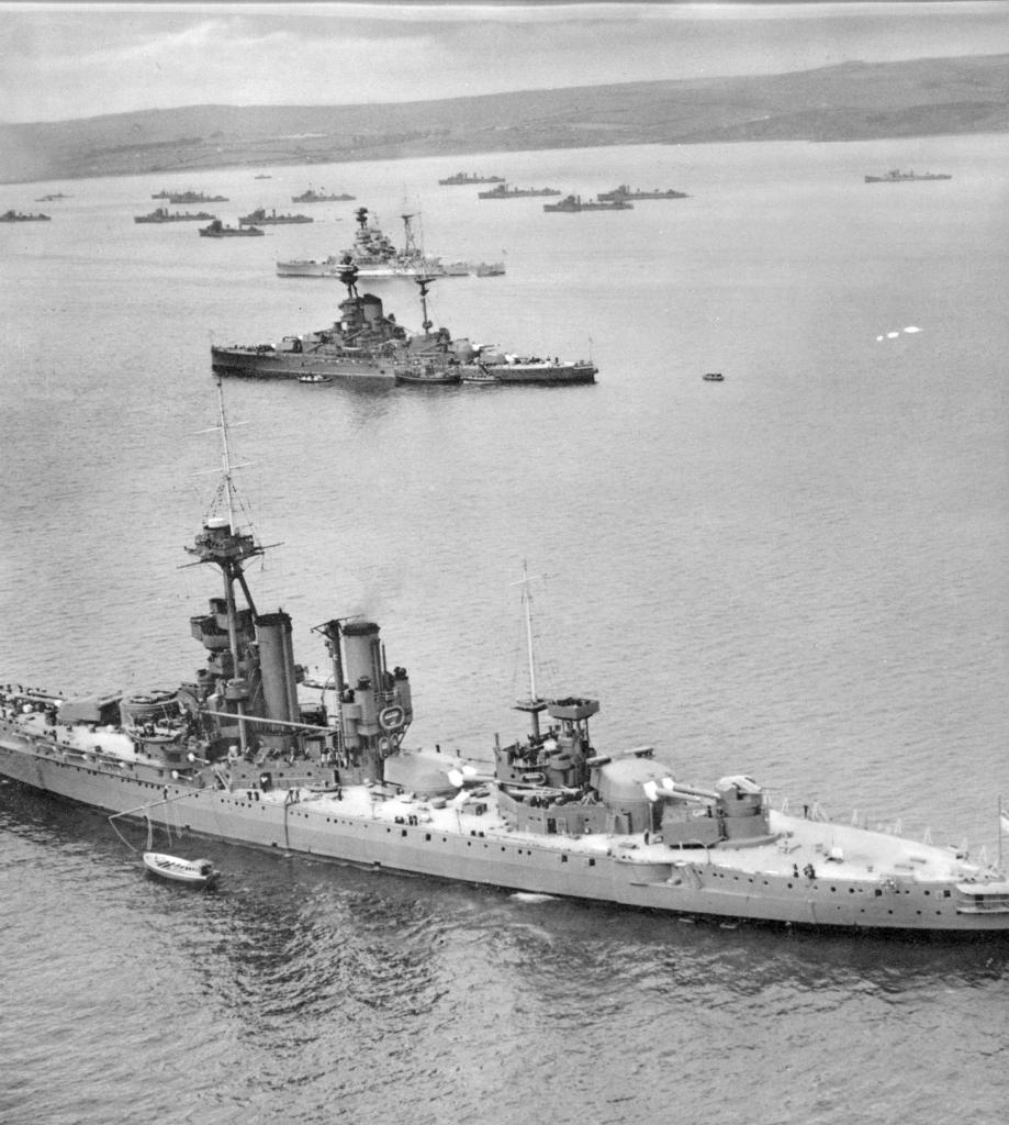 HMS Iron Duke, 1939 - with a 5.25 gun turret. HMS Revenge and HMS Ramillies are visible.jpg