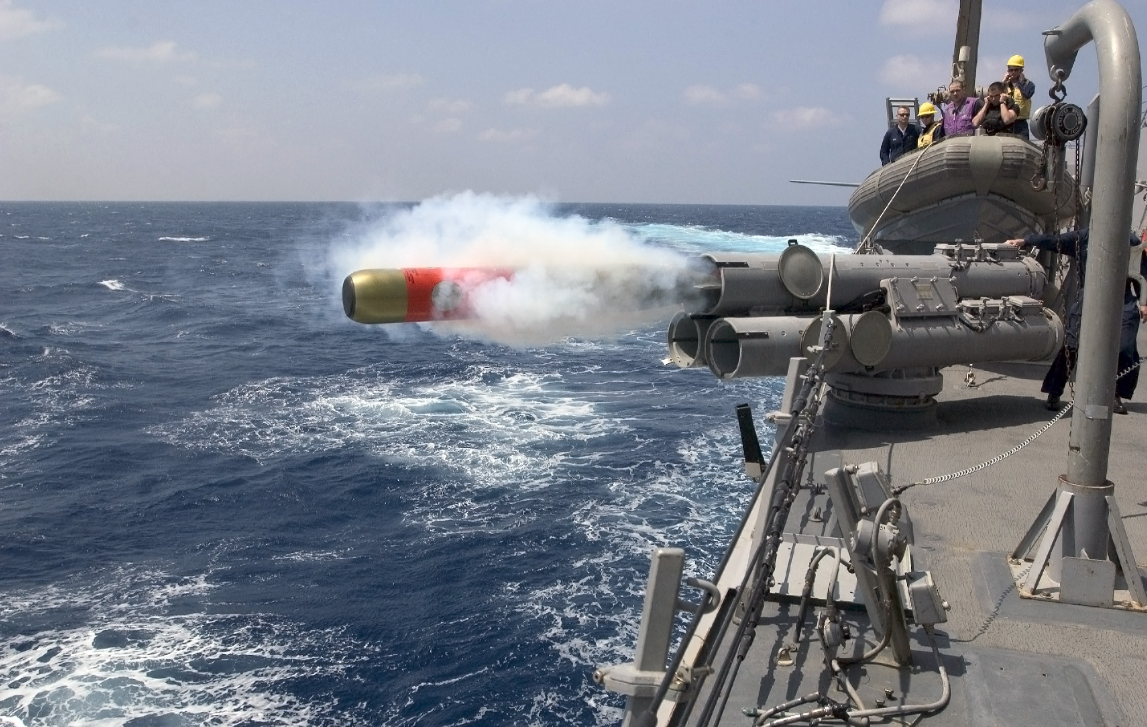 MK46_torpedo_launch.jpg
