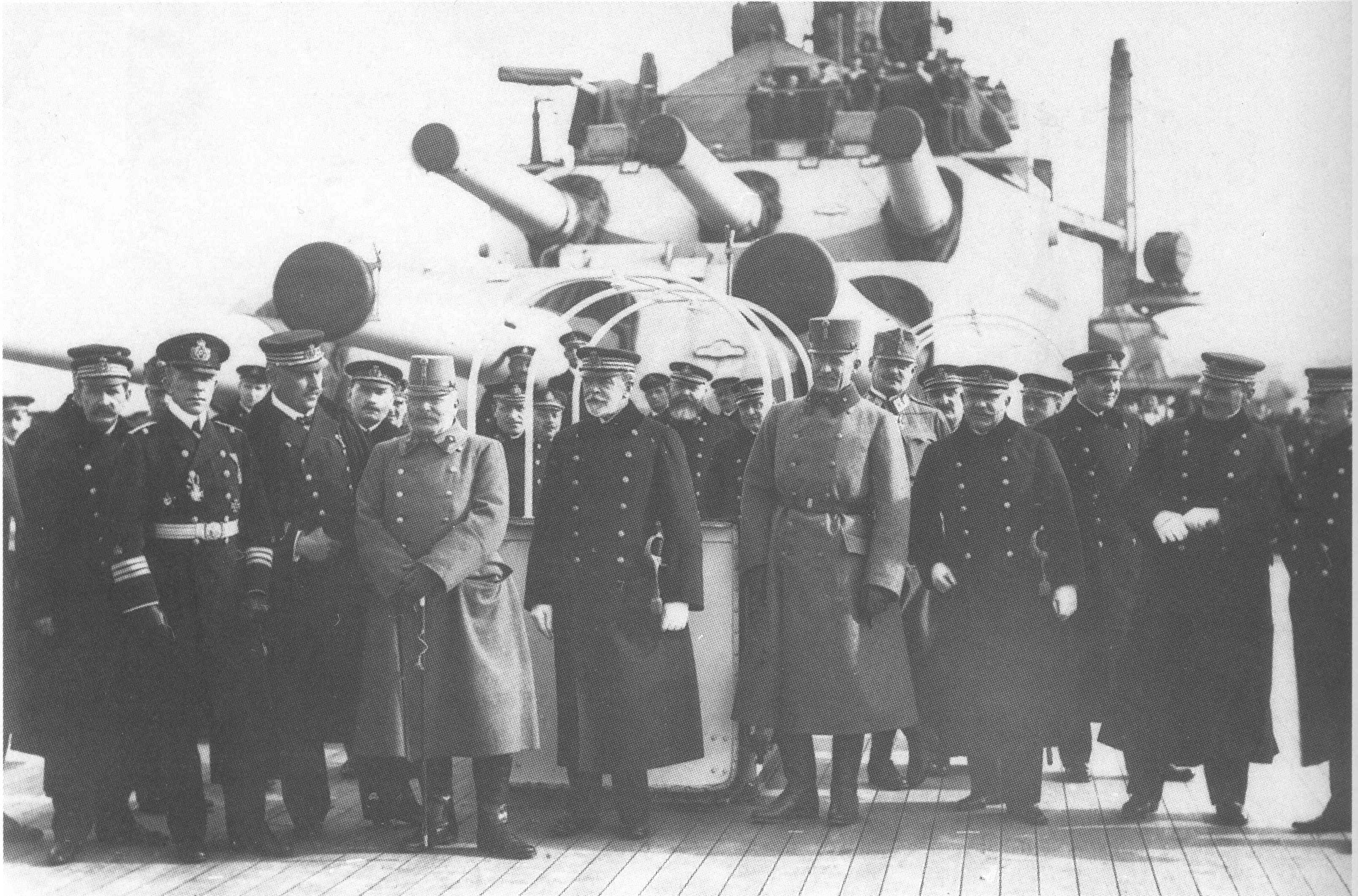 В.Унитис-Erzherzog Friedrich mit Grossadmiral Anton Haus 23.2.1916.jpg