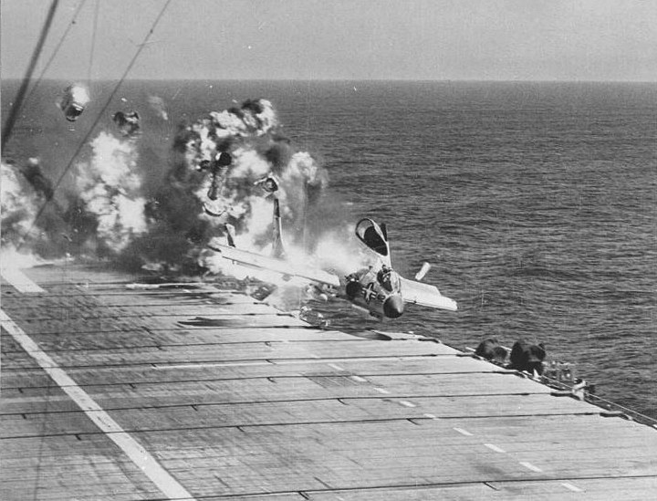 F7U-3_CVA-19_ramp_strike_1955.jpg