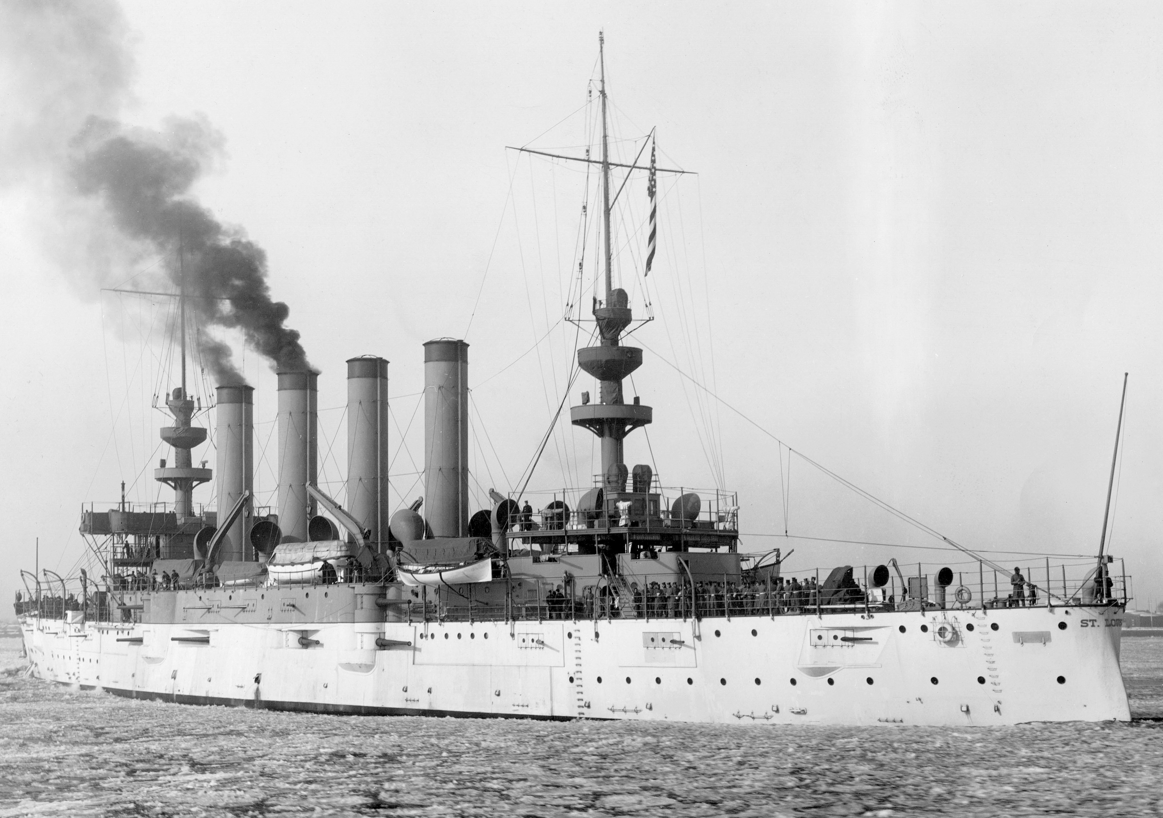 USS St. Louis (C-20) - 1906.jpg