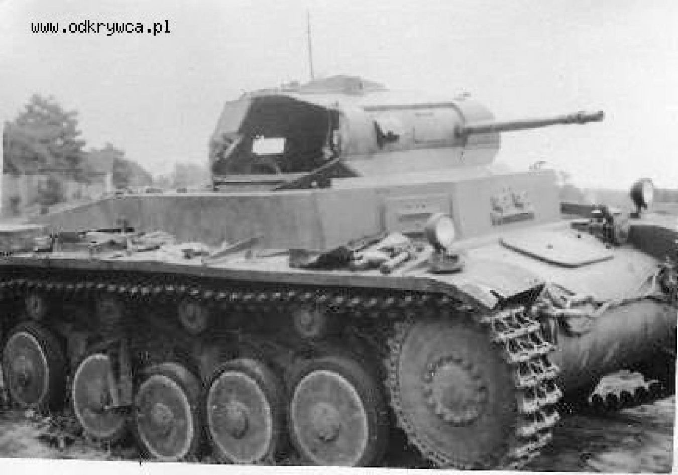 Panzerkampfwagen_I-II_77.jpg