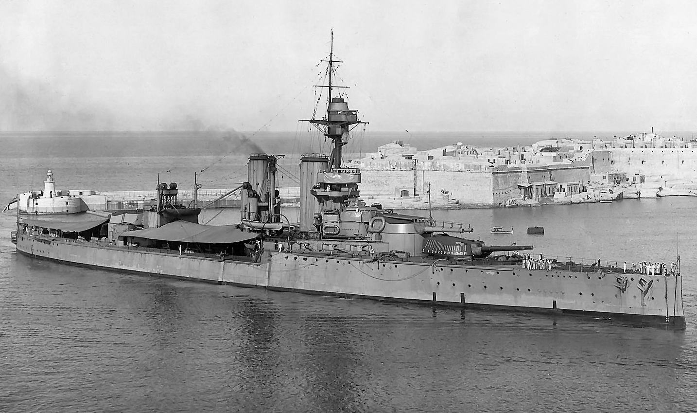 HMS Ajax - Grand Harbour, Valetta, Malta, 1921.jpg