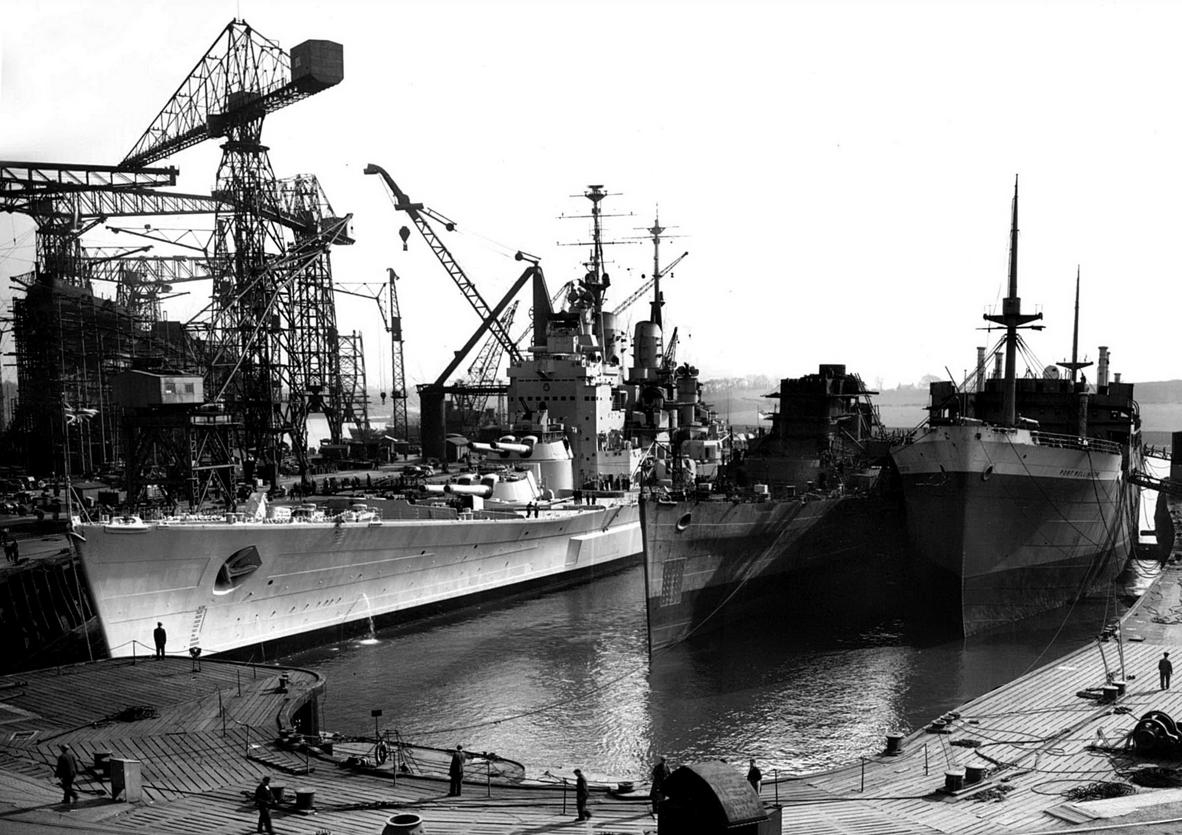 HMS Vanguard 1945 .jpg