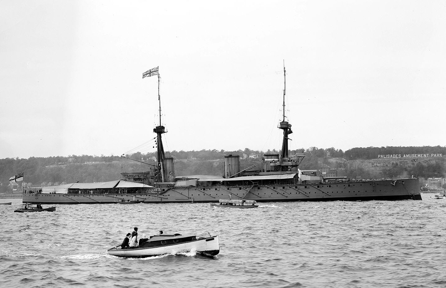 HMS Invincible on the Hudson River.jpg